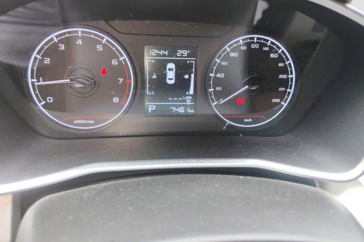 Used Geely Auto Coolray 2025 1.5L CVT Super Edition Odometer Close Up