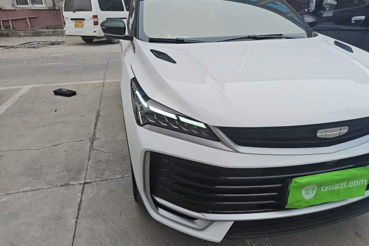 Used Geely Auto Coolray 2025 Bin Yue L 1.5T DCT Starlight Edition Right Front Headlight