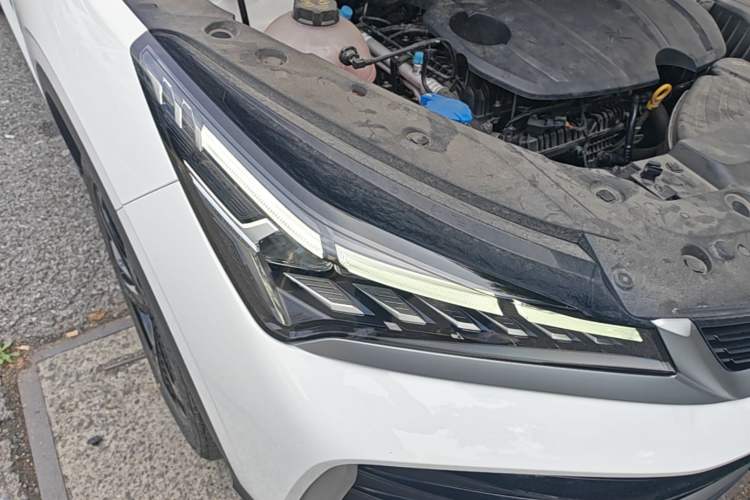 Used Geely Auto Coolray 2025 Bin Yue L 1.5T DCT Starlight Edition Right Front Headlight