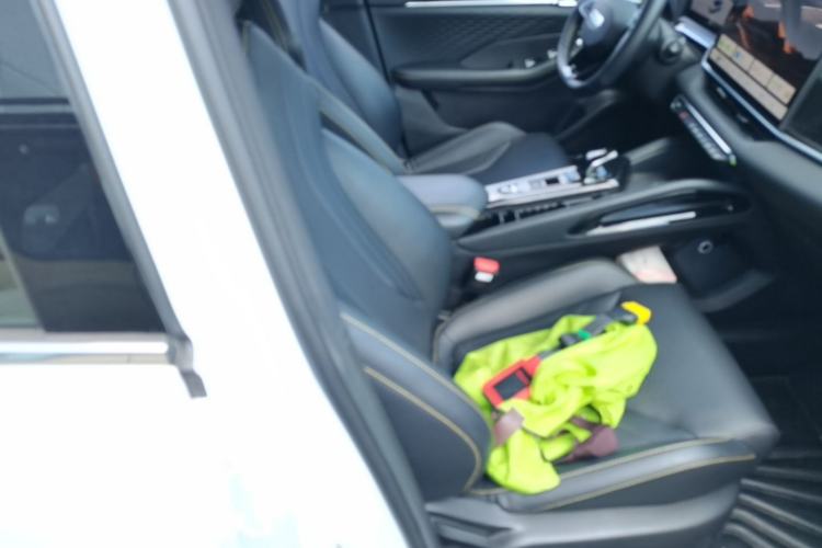 Used Geely Auto Coolray 2025 Bin Yue L 1.5T DCT Starlight Edition Right Front Seat