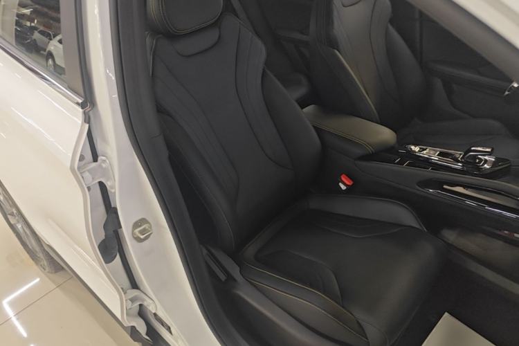 Used Geely Auto Coolray 2025 Bin Yue L 1.5TD DCT Beyond Edition Right Front Seat