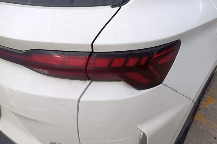 Used Geely Auto Coolray 2025 Bin Yue L 1.5T DCT Starlight Edition Right Rear Taillight