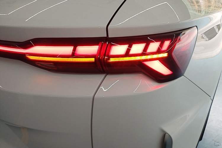 Used Geely Auto Coolray 2025 Model Bin Yue L 1.5TD DCT Battle Right Rear Taillight