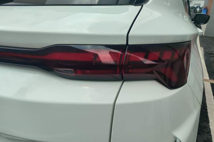 Used Geely Auto Coolray 2025 Bin Yue L 1.5T DCT Starlight Edition Right Rear Taillight