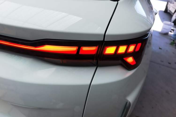 Used Geely Auto Coolray 2025 Bin Yue L 1.5TD DCT Beyond Edition Right Rear Taillight