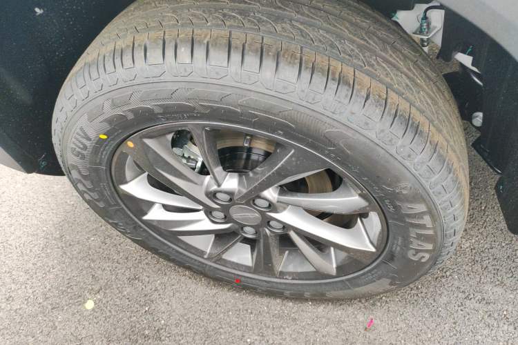 Used Geely Auto Coolray 2025 1.5L CVT Super Edition Right Rear Wheel Hub