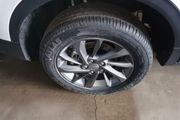 Used Geely Auto Coolray 2025 1.5L CVT Super Edition Right Rear Wheel Hub