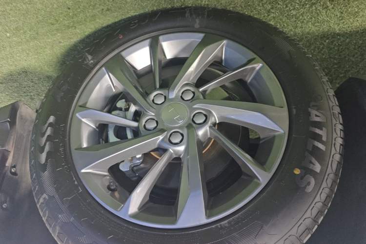Used Geely Auto Coolray 2025 Model 1.5L CVT Superpower Edition MAX Right Rear Wheel Hub