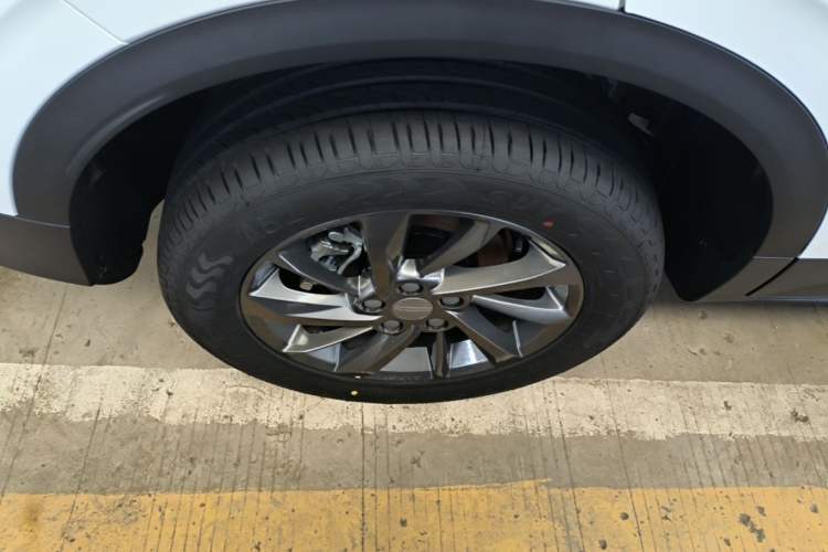 Used Geely Auto Coolray 2025 1.5L CVT Super Edition Right Rear Wheel Hub