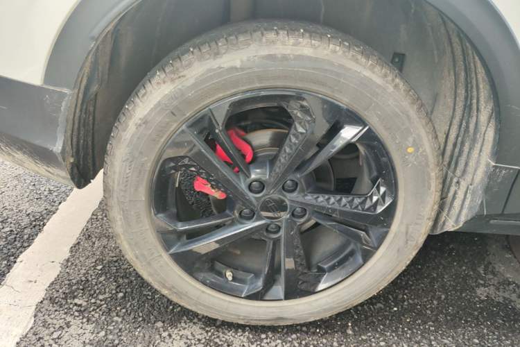 Used Geely Auto Coolray 2025 Bin Yue L 1.5T DCT Starlight Edition Right Rear Wheel Hub