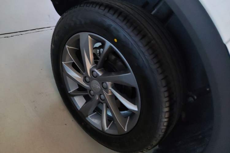 Used Geely Auto Coolray 2025 Model 1.5L CVT Superpower Edition MAX Right Rear Wheel Hub