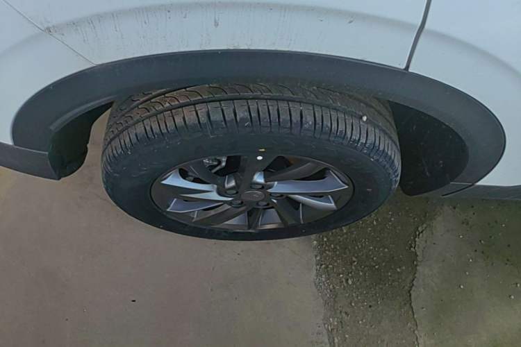 Used Geely Auto Coolray 2025 1.5L CVT Super Edition Right Rear Wheel Hub
