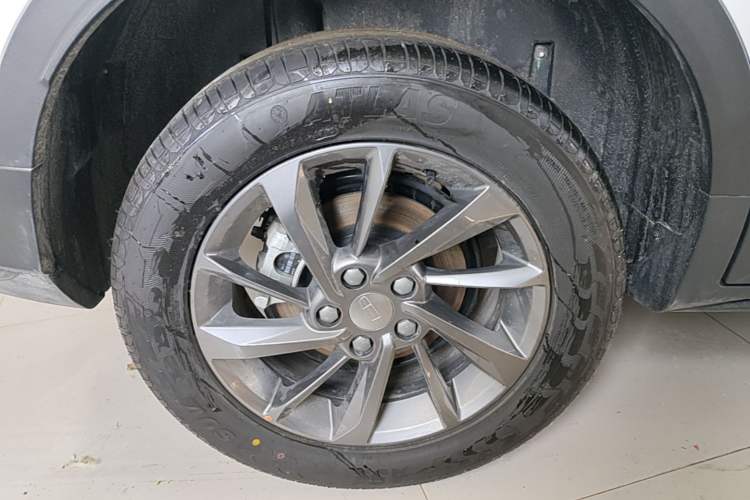 Used Geely Auto Coolray 2025 1.5L CVT Super Edition Right Rear Wheel Hub