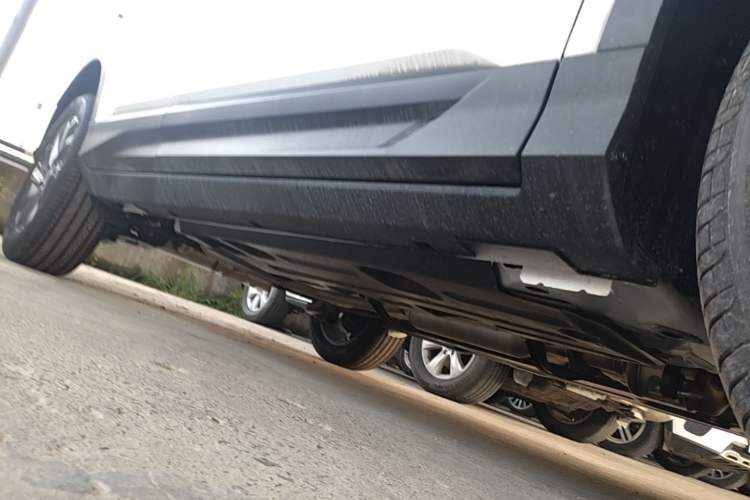 Used Geely Auto Coolray 2025 Bin Yue L 1.5TD DCT Beyond Edition Right Side Sill