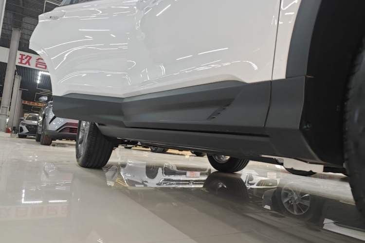 Used Geely Auto Coolray 2025 Bin Yue L 1.5TD DCT Beyond Edition Right Side Sill