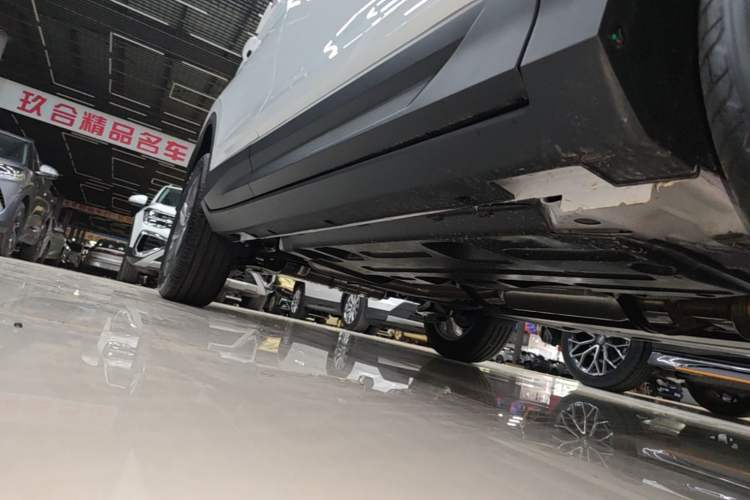 Used Geely Auto Coolray 2025 Bin Yue L 1.5TD DCT Beyond Edition Right Side Sill