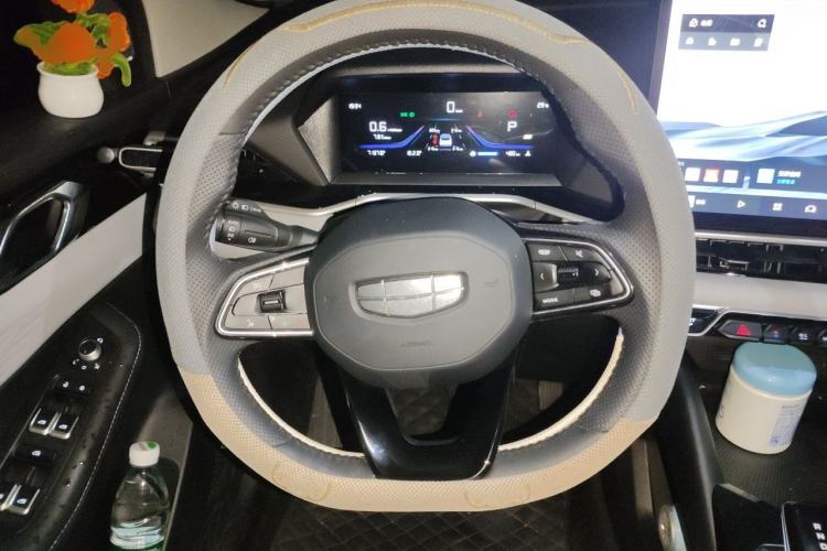 Used Geely Auto Coolray 2025 Bin Yue L 1.5TD DCT Star Diamond Steering Wheel