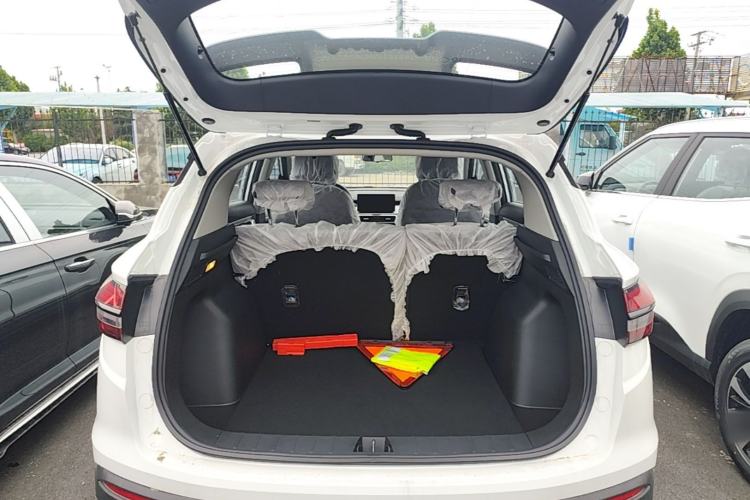 Used Geely Auto Coolray 2025 1.5L CVT Super Edition Trunk