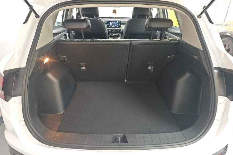 Used Geely Auto Coolray 2025 1.5L CVT Super Edition Trunk