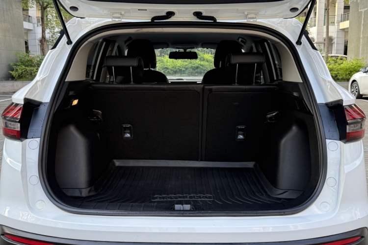 Used Geely Auto Coolray 2025 1.5L CVT Super Edition Trunk