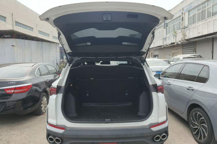 Used Geely Auto Coolray 2025 Bin Yue L 1.5T DCT Starlight Edition Trunk