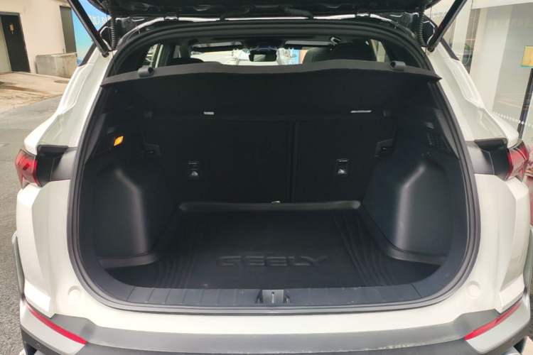 Used Geely Auto Coolray 2025 Bin Yue L 1.5T DCT Starlight Edition Trunk
