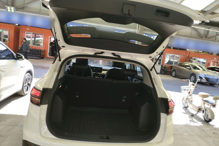 Used Geely Auto Coolray 2025 1.5L CVT Super Edition Trunk