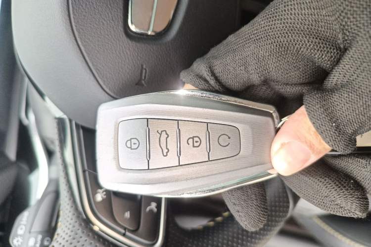 Used Geely Auto Coolray 2025 Bin Yue L 1.5T DCT Starlight Edition Vehicle Key