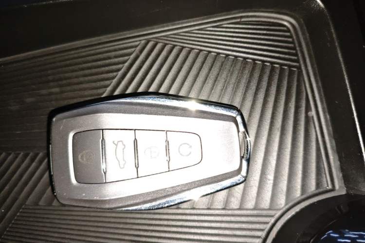 Used Geely Auto Coolray 2025 Bin Yue L 1.5TD DCT Star Diamond Vehicle Key