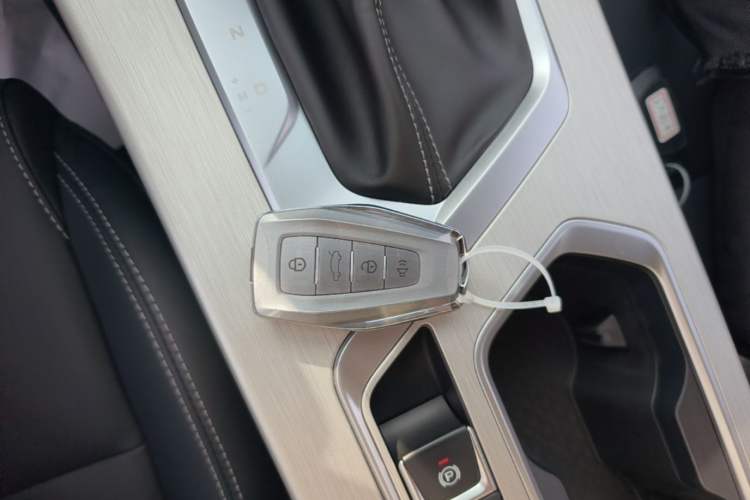 Used Geely Auto Coolray 2025 1.5L CVT Super Edition Vehicle Key