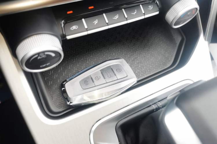 Used Geely Auto Coolray 2025 1.5L CVT Super Edition Vehicle Key