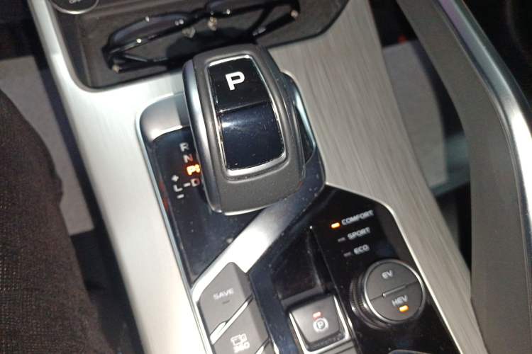Used Geely Auto Coolray New Energy 2019 260T DCT Battle Gear Lever
