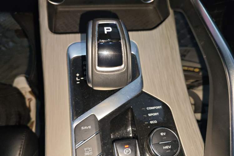 Used Geely Auto Coolray New Energy 2019 260T DCT Battle Gear Lever