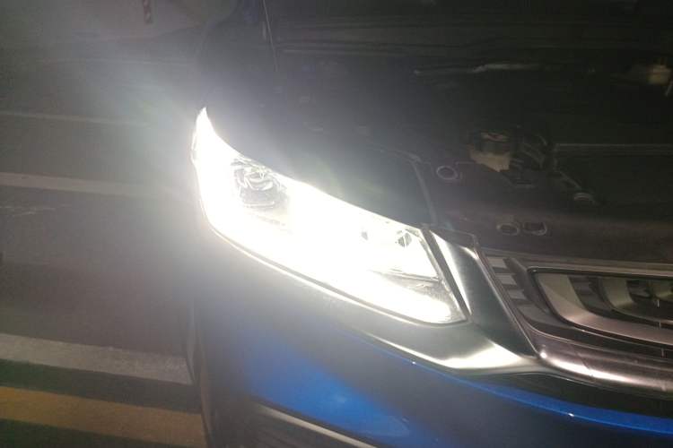 Used Geely Auto Coolray New Energy 2019 260T DCT Battle Right Front Headlight