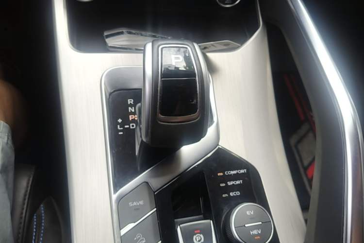 Used Geely Auto Coolray New Energy 2019 260T DCT Knight Gear Lever