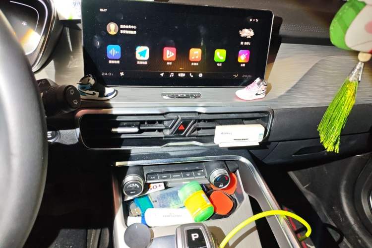 Used Geely Auto Coolray New Energy 2019 260T DCT Knight Audio And AC Panel
