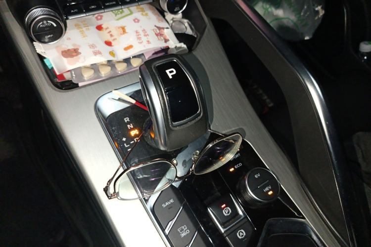 Used Geely Auto Coolray New Energy 2019 260T DCT Battle Gear Lever
