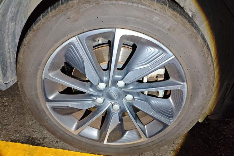 Used Geely Auto Coolray New Energy 2019 260T DCT Knight Right Front Wheel Hub