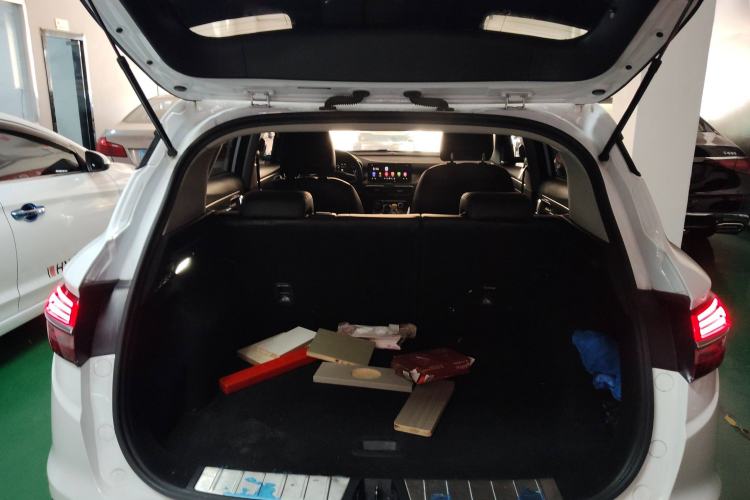 Used Geely Auto Coolray New Energy 2019 260T DCT Knight Trunk