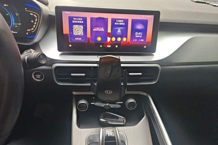 Used Geely Auto Coolray New Energy 2020 1.5T ePro Higher Audio And AC Panel