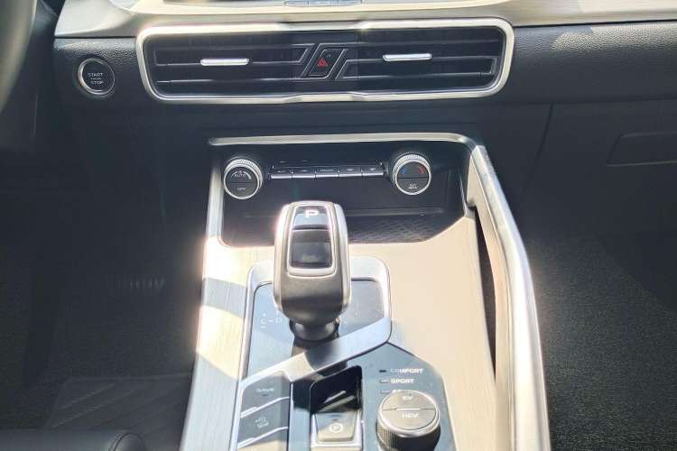 Used Geely Auto Coolray New Energy 2020 1.5T ePro Higher Interior 4