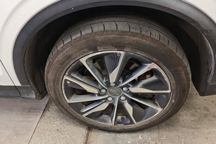 Used Geely Auto Coolray New Energy 2020 1.5T ePro Super Right Front Wheel Hub
