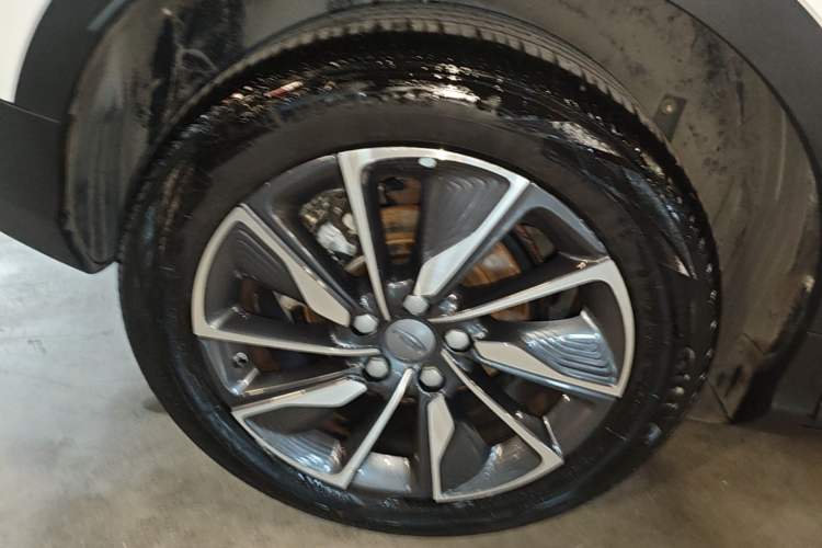 Used Geely Auto Coolray New Energy 2020 1.5T ePro Super Right Rear Wheel Hub