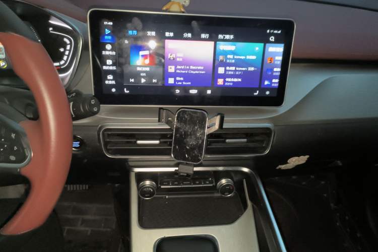 Used Geely Auto Coolray New Energy 2022 1.5T ePro 85KM Glory Edition Audio And AC Panel