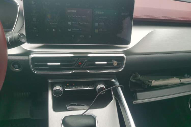 Used Geely Auto Coolray New Energy 2022 1.5T ePro 85KM Starry Edition Audio And AC Panel