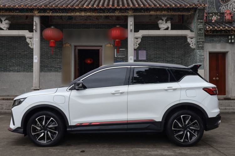 Used Geely Auto Coolray New Energy 2022 1.5T ePro 85KM Glory Edition Exterior 3