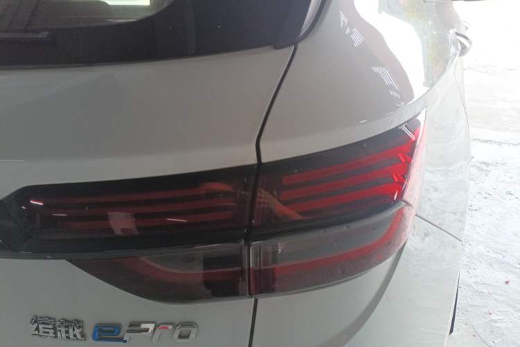 Used Geely Auto Coolray New Energy 2022 1.5T ePro 85KM Starry Edition Exterior 6