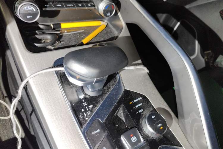 Used Geely Auto Coolray New Energy 2022 1.5T ePro 85KM Starry Edition Gear Lever