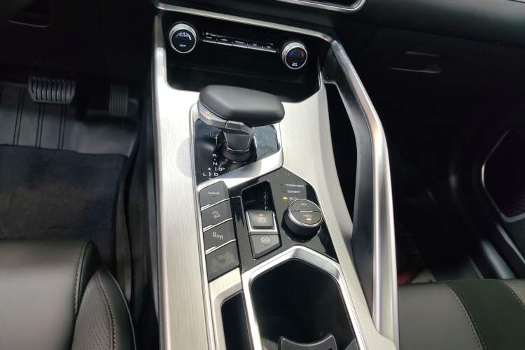 Used Geely Auto Coolray New Energy 2022 1.5T ePro 85KM Starry Edition Gear Lever