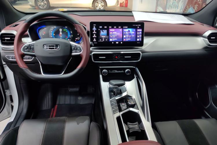 Used Geely Auto Coolray New Energy 2022 1.5T ePro 85KM Starry Edition Interior 2